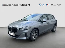 Skyscraper grau metallic Gebraucht 2024 BMW 218 Active Tourer Van / Kleinbus | 28.455 € (Guter Preis)