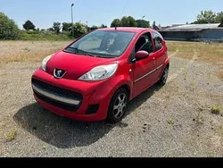 Rot Gebraucht 2009 Peugeot 107 Kleinwagen | 1.990 € (Fairer Preis)