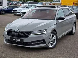Steelgrau Gebraucht 2021 Skoda Superb SportLine Kombi | 22.990 € (Fairer Preis)