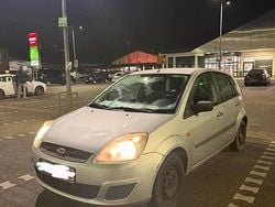 Silber Gebraucht 2007 Ford Fiesta Kleinwagen | 1.400 € (Guter Preis)