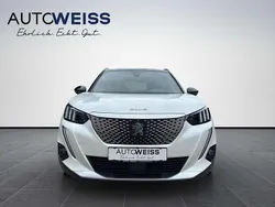 Perlmutt weiß metallic Gebraucht 2021 Peugeot e-2008 GT SUV | 19.900 € (Fairer Preis)