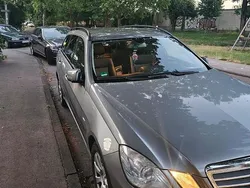 Grau Gebraucht 2010 Mercedes E220 Kombi | 9.300 €