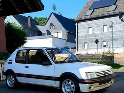 Weiß Gebraucht 1989 Peugeot 205 GTi Kleinwagen | 18.900 €