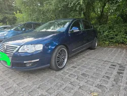 Blau Gebraucht 2005 VW Passat Limousine | 3.000 €