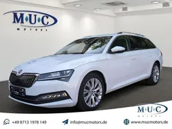 Weiß Gebraucht 2023 Skoda Superb Style Limousine | 33.990 € (Superpreis)