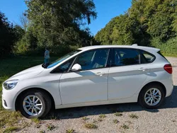 Weiß Gebraucht 2015 BMW 218 Active Tourer Van / Kleinbus | 7.990 € (Guter Preis)