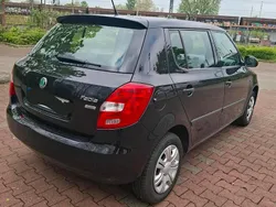 Schwarz Gebraucht 2012 Skoda Fabia Kleinwagen | 3.850 € (Fairer Preis)