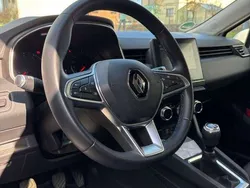 Weiß Gebraucht 2020 Renault Clio V Experience Limousine | 11.100 € (Fairer Preis)