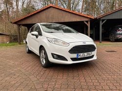 Weiß Gebraucht 2014 Ford Fiesta Titanium Limousine | 4.900 € (Guter Preis)