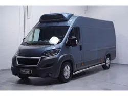 Blau (metallic) Gebraucht 2017 Peugeot Boxer Van | 23.205 €