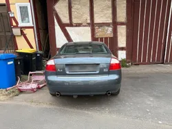Grau Gebraucht 2002 Audi A4 Limousine | 999 € (Superpreis)
