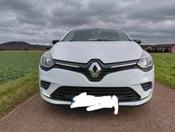 Weiß Gebraucht 2019 Renault Clio IV Limousine | 6.700 € (Guter Preis)