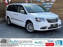 Weiss Gebraucht 2015 Chrysler Grand Voyager Van / Kleinbus | 21.900 €
