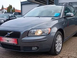 Grau Gebraucht 2007 Volvo V50 Kombi | 5.990 € (Teuer)