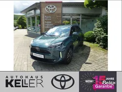 Grün Neu 2025 Toyota Yaris Cross SUV | 32.160 €