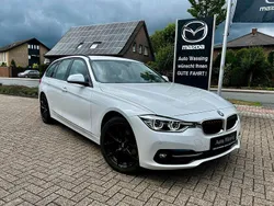 Weiß Gebraucht 2018 BMW 320 Sport Line Kombi | 19.780 € (Fairer Preis)