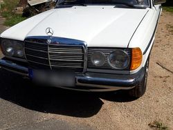 Weiß Gebraucht 1978 Mercedes 230 Limousine | 11.600 €