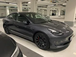 Grau Gebraucht 2022 Tesla Model 3 Performance Limousine | 34.490 € (Fairer Preis)
