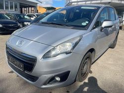Grau Gebraucht 2015 Peugeot 5008 Active Van / Kleinbus | 5.300 € (Fairer Preis)