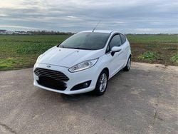 Weiß Gebraucht 2013 Ford Fiesta Titanium Kleinwagen | 6.800 € (Fairer Preis)