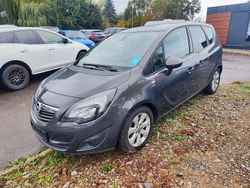 Grau Gebraucht 2013 Opel Meriva Van / Kleinbus | 5.499 € (Guter Preis)