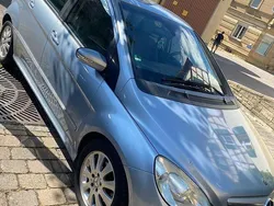 Grau Gebraucht 2007 Mercedes B180 Van / Kleinbus | 4.500 € (Fairer Preis)