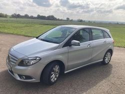 Silber Gebraucht 2014 Mercedes B180 Style Van / Kleinbus | 10.600 € (Guter Preis)