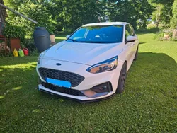 Weiß Gebraucht 2019 Ford Focus ST Limousine | 22.888 € (Fairer Preis)