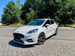 Weiß Gebraucht 2020 Ford Fiesta S Kleinwagen | 15.900 € (Etwas zu teuer)