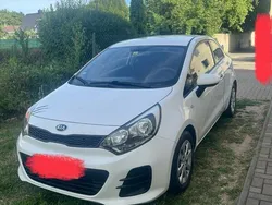 Weiß Gebraucht 2015 Kia Rio Limousine | 4.700 € (Guter Preis)