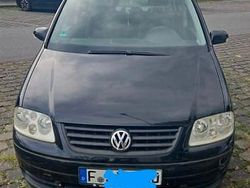 Schwarz Gebraucht 2004 VW Touran Basis Van / Kleinbus | 3.100 € (Fairer Preis)