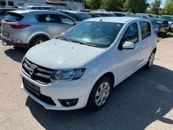 Weiß Gebraucht 2015 Dacia Sandero Essentiel Kleinwagen | 2.900 € (Superpreis)