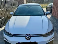 Weiß Gebraucht 2023 VW Golf VIII R-line Kleinwagen | 33.000 € (Teuer)