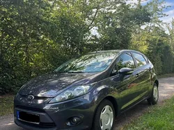 Grau Gebraucht 2011 Ford Fiesta Kleinwagen | 3.550 € (Fairer Preis)