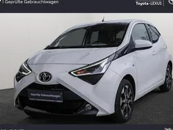 Weiß Gebraucht 2021 Toyota Aygo Team Kleinwagen | 11.990 € (Fairer Preis)