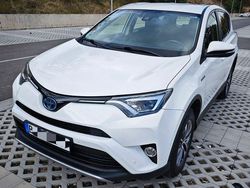 Weiß Gebraucht 2016 Toyota RAV4 Comfort SUV | 16.950 € (Fairer Preis)