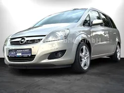 Beige Gebraucht 2009 Opel Zafira Van / Kleinbus | 8.490 €