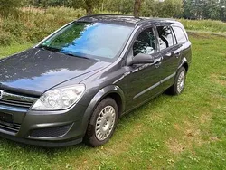 Grau Gebraucht 2009 Opel Astra Edition Kombi | 1.990 € (Fairer Preis)