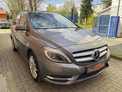 Grau Gebraucht 2014 Mercedes 180 Limousine | 12.490 € (Fairer Preis)