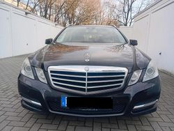 Schwarz Gebraucht 2012 Mercedes E220 Avantgarde Kombi | 7.950 € (Superpreis)