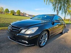 Schwarz Gebraucht 2010 Mercedes E500 Coupé | 11.900 € (Fairer Preis)
