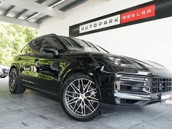 Schwarz Gebraucht 2023 Porsche Cayenne SUV | 95.880 € (Superpreis)