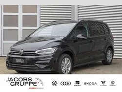Deep black Gebraucht 2025 VW Touran Comfortline Van / Kleinbus | 47.490 €