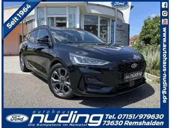 Obsidianschwarz (metallic) Gebraucht 2024 Ford Focus Kombi | 26.790 € (Guter Preis)