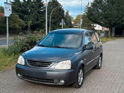 Grau Gebraucht 2003 Kia Carens Van / Kleinbus | 1.600 €