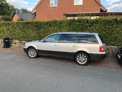 Silber Gebraucht 2000 VW Passat Kombi | 1.050 € (Fairer Preis)