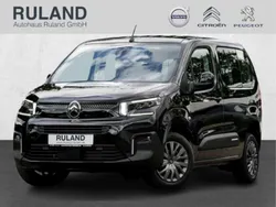 Lackierung schwarz perla nera/ Gebraucht 2024 Citroën Berlingo PureTech Van / Kleinbus | 25.490 € (Etwas zu teuer)