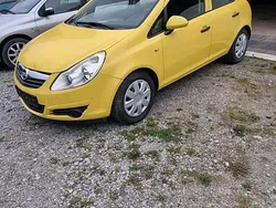 Gelb Gebraucht 2010 Opel Corsa Kleinwagen | 800 €