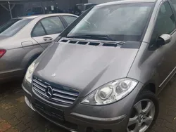 Grau Gebraucht 2007 Mercedes A180 Avantgarde Van / Kleinbus | 1.200 € (Fairer Preis)