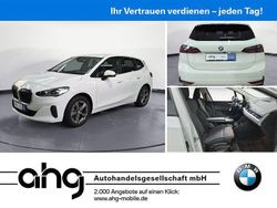 Weiß Gebraucht 2023 BMW 223 Active Tourer Sport Line Van / Kleinbus | 32.930 € (Guter Preis)